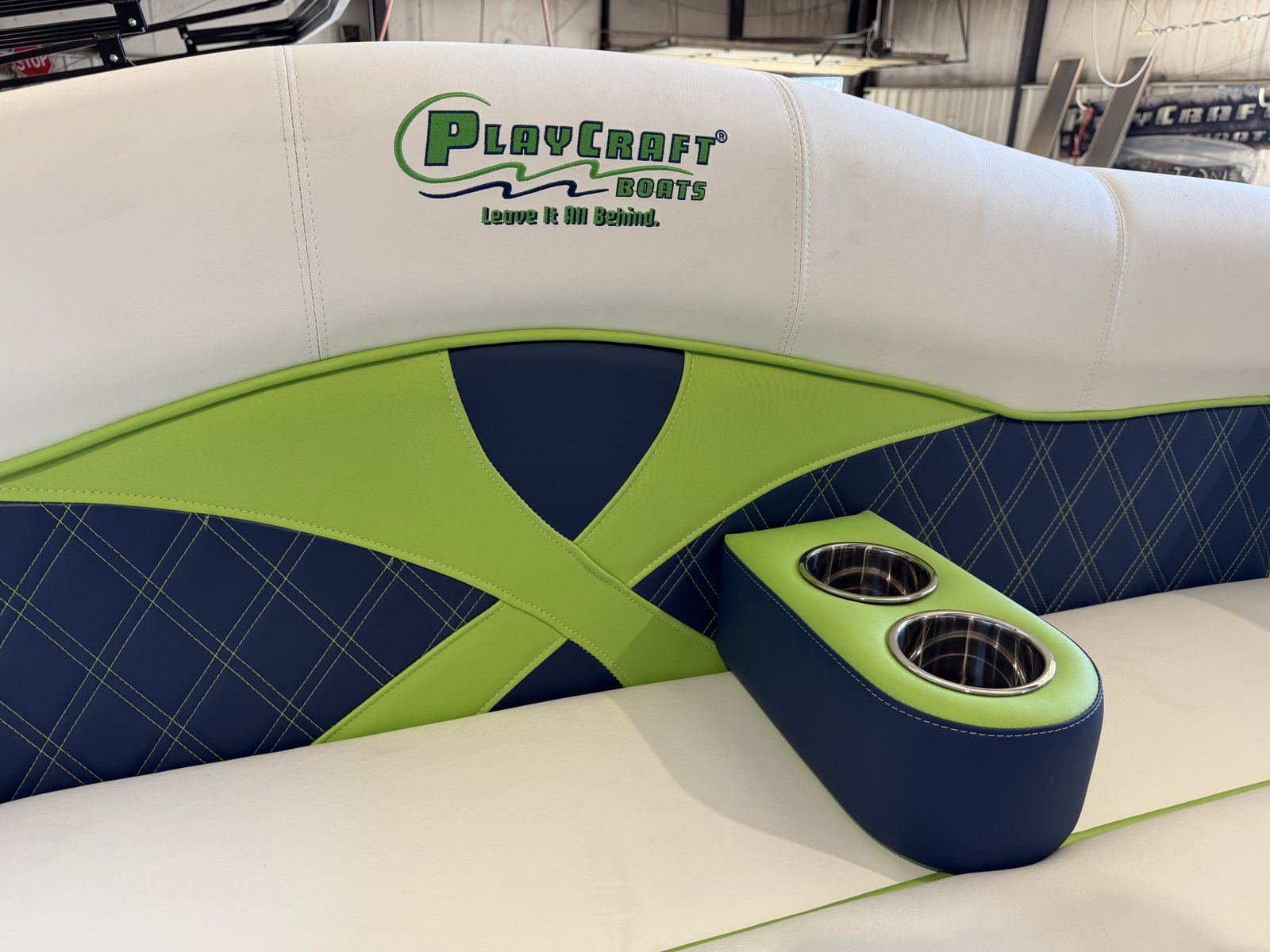 2027 PlayCraft 2700 Xtreme – Navy & Lime – seahawks interior 05