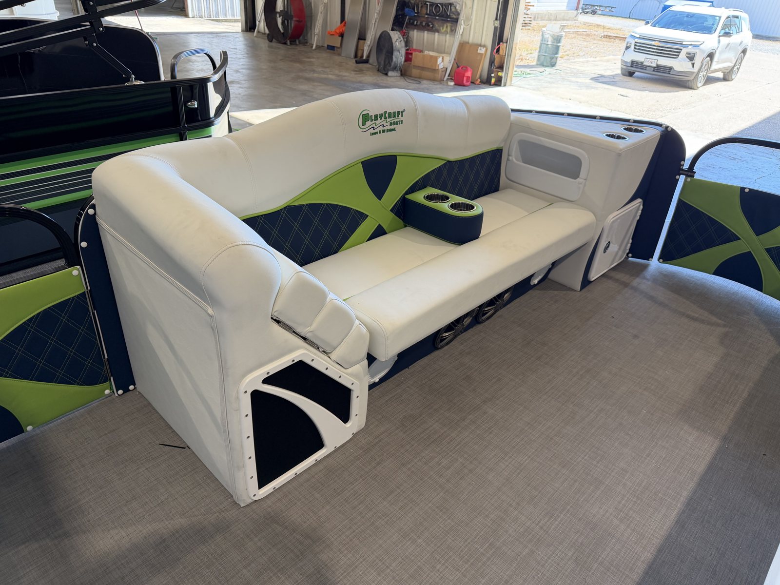 2027 PlayCraft 2700 Xtreme – Navy & Lime – seahawks interior 08