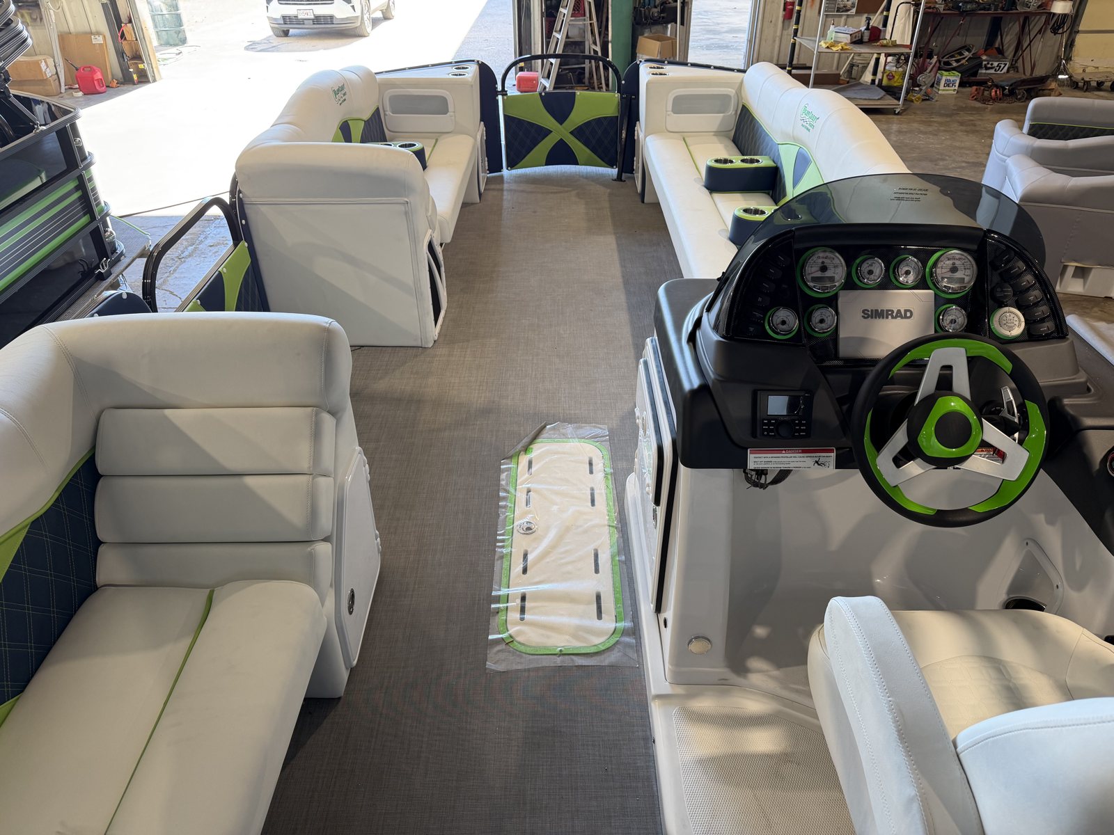 2027 PlayCraft 2700 Xtreme – Navy & Lime – seahawks interior 12