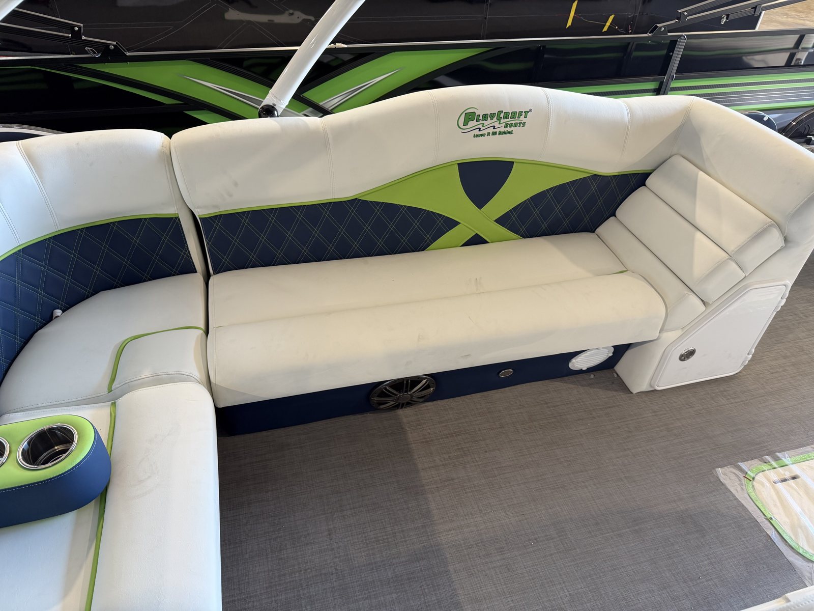2027 PlayCraft 2700 Xtreme – Navy & Lime – seahawks interior 14