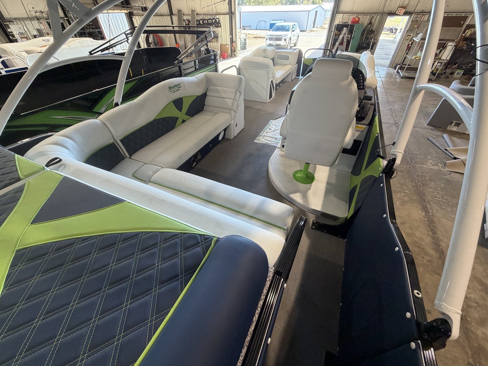2027 PlayCraft 2700 Xtreme – Navy & Lime – seahawks interior 15