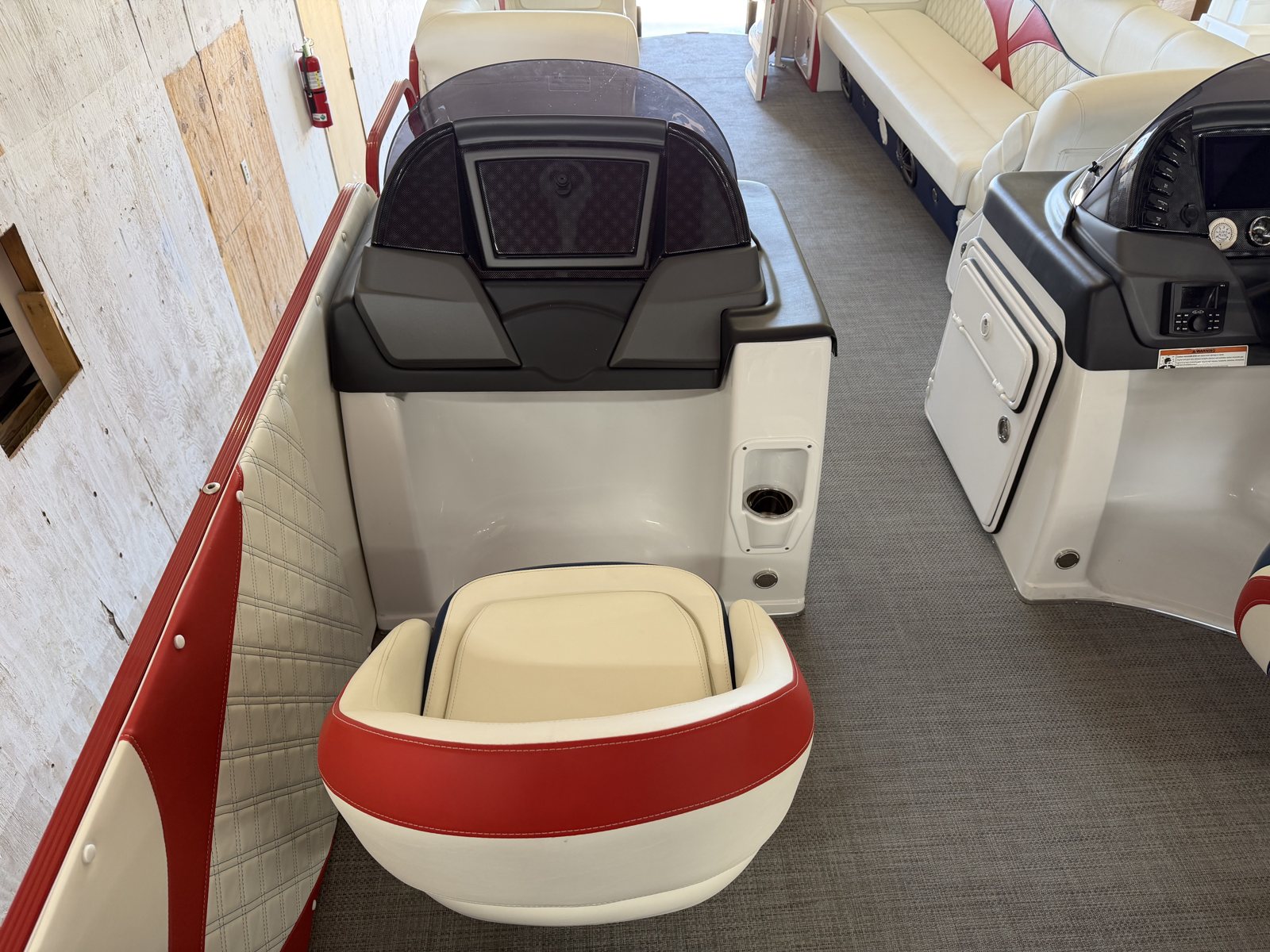 2027 PlayCraft 2900 Xscape Twin – 250th America Edition – usa interior 14