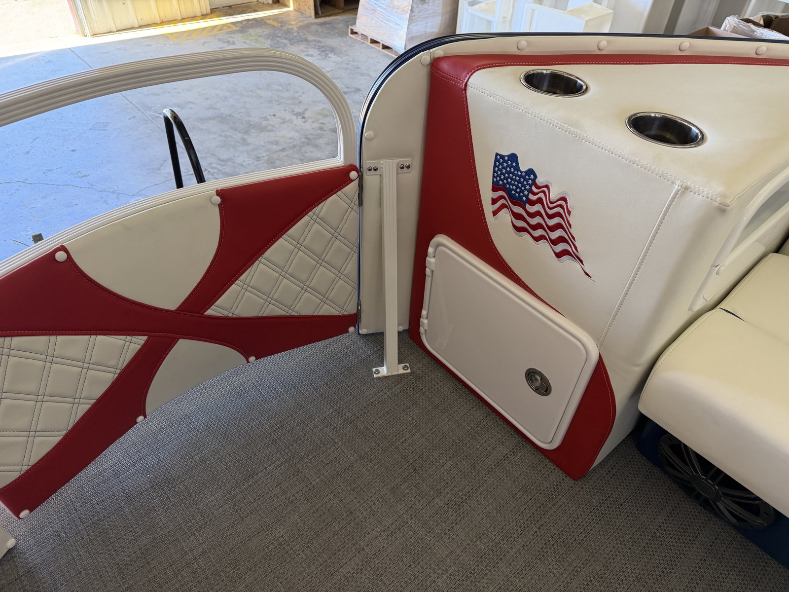 2027 PlayCraft 2900 Xscape Twin – 250th America Edition – usa interior 22